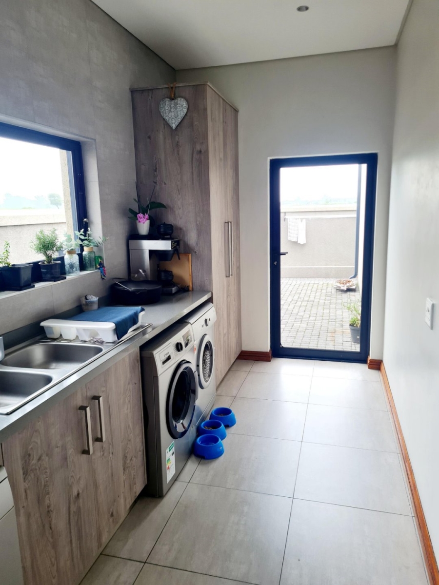 4 Bedroom Property for Sale in Heron Banks Golf Estate Free State